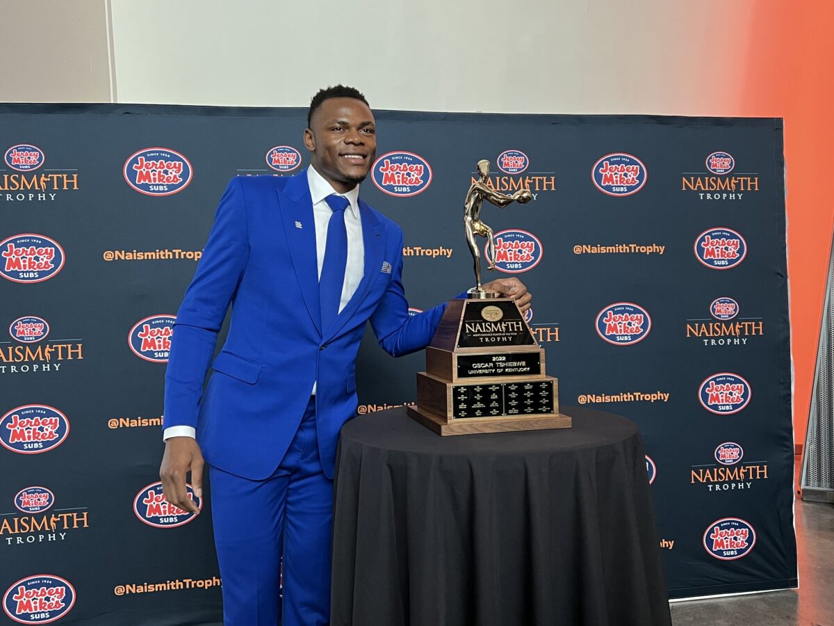 Oscar Tshiebwe is the Naismith Player of the Year Go Big Blue Country