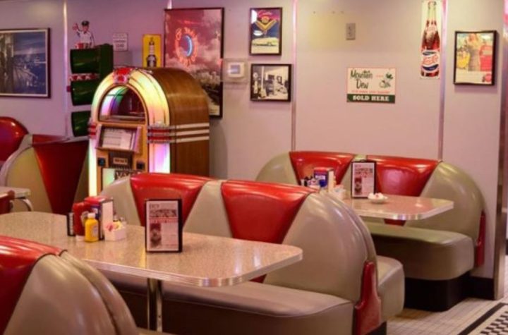 Indiana’s Beloved Diner Now Ranked Among America’s Coziest Restaurants