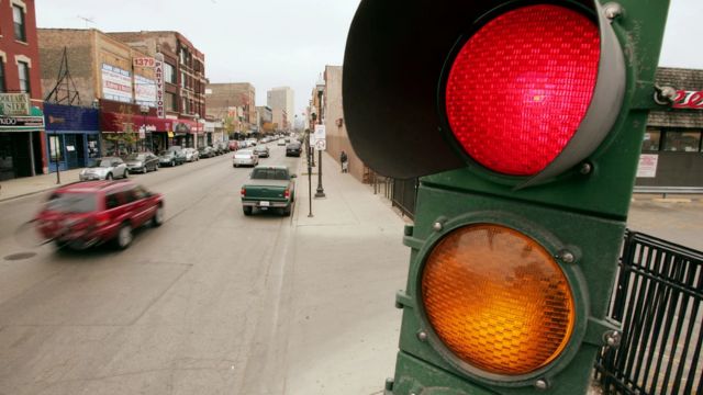 Right Turn on Red Gets a Makeover in Maine What 2025’s Traffic Changes Mean for You