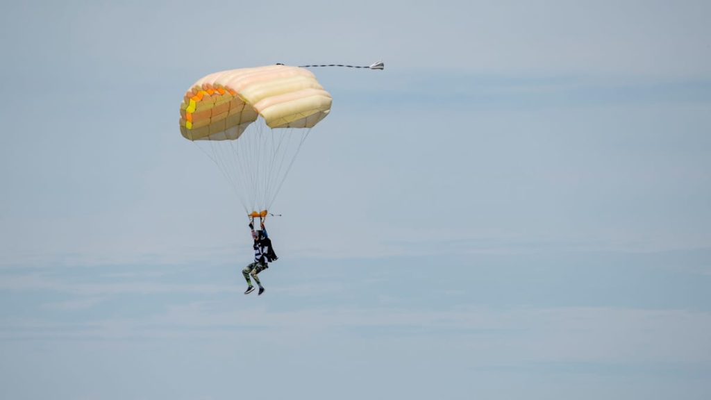 Experienced Skydiver and Cancer Survivor Perishes in Parachute Malfunction Incident