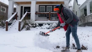 Safety Concerns Rise as Snowy Sidewalks Remain Uncleared in Top Chicago Neighborhoods