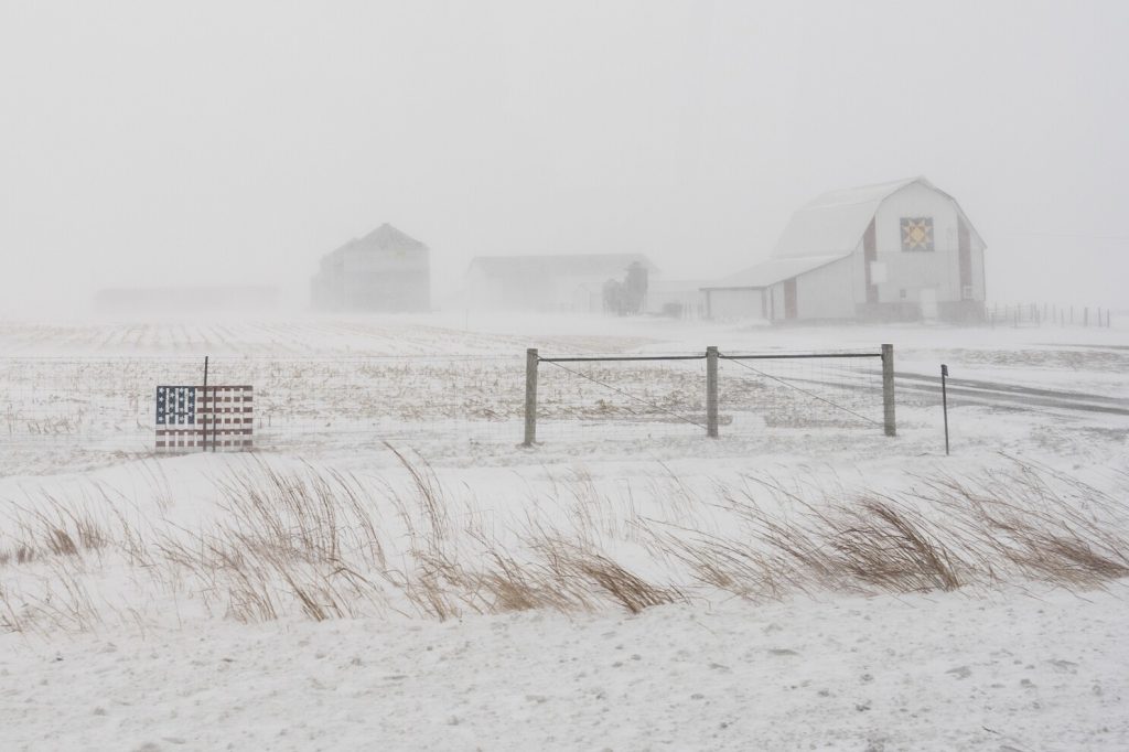 "Meteorologists Forecast Significant Snowstorm for Illinois and Wisconsin in Early February"