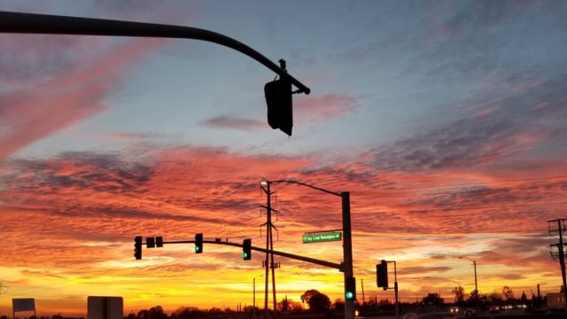 Arizona’s New Rule on Right Turns at Red Lights: Impact on Drivers and Traffic Safety