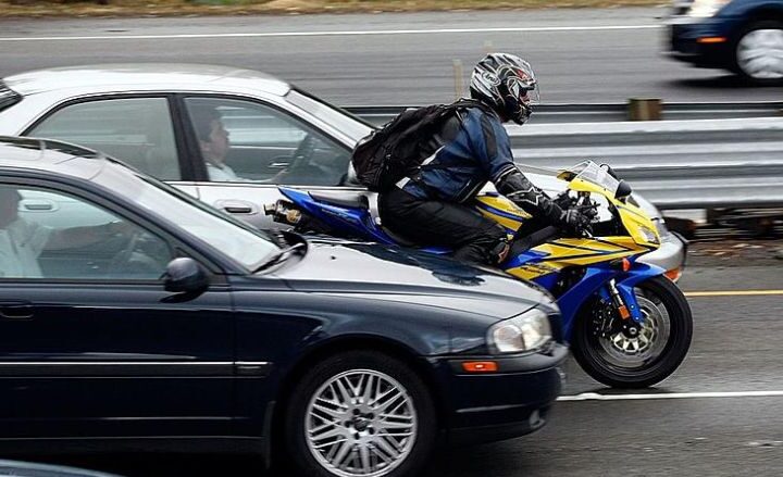 Lane Splitting in Maine Navigating the Legal and Safety Landscape