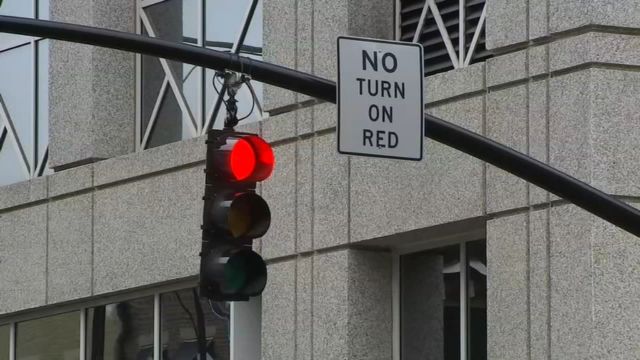 North Carolina’s 2025 Traffic Updates Will the Right Turn on Red Rule Stay