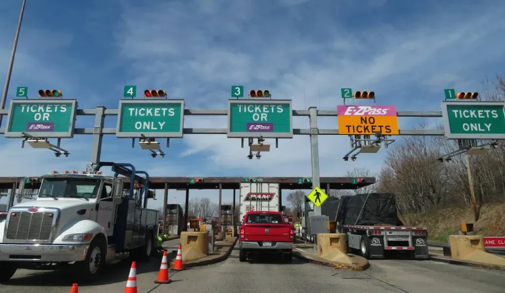 Learn How to Spot and Avoid the E-ZPass Scam That’s Tricking Thousands