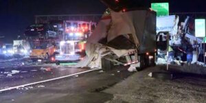 5 Killed, 2 Injured in Arizona I-40 Crash Involving Semi-trucks Amid Heavy Traffic