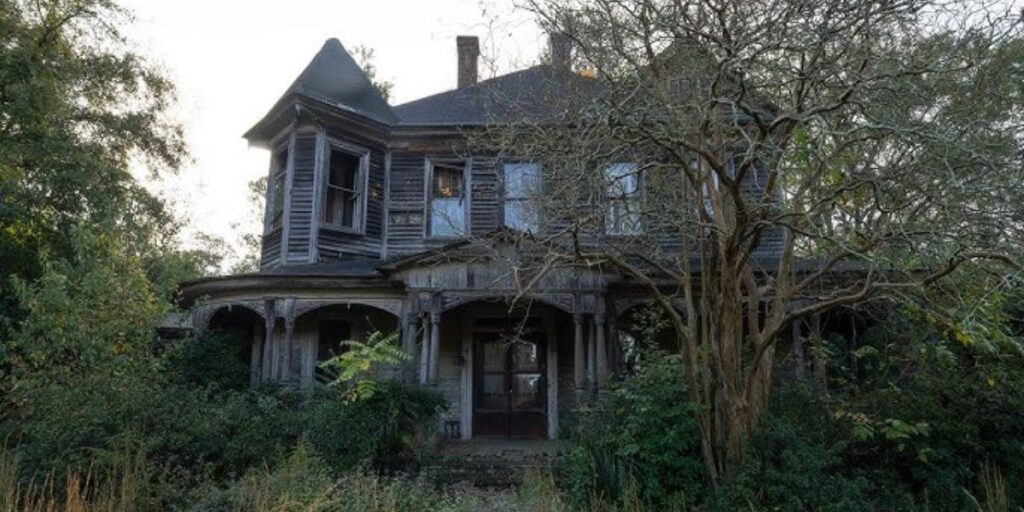 Oregon’s Abandoned Central State Hospital a Haunted Asylum With a Dark History