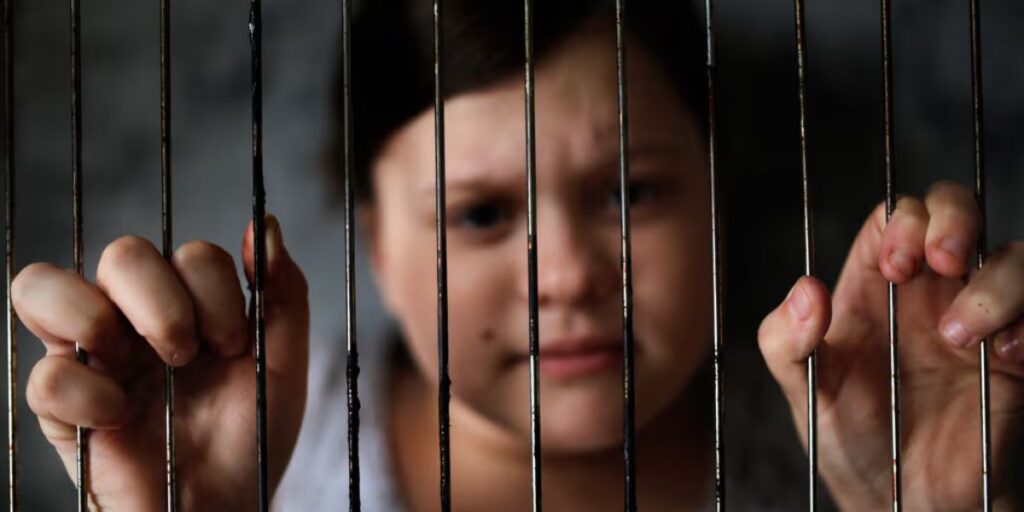 This Illinois City Has the Highest Human Trafficking Rate – The Factors That Make It a Target!