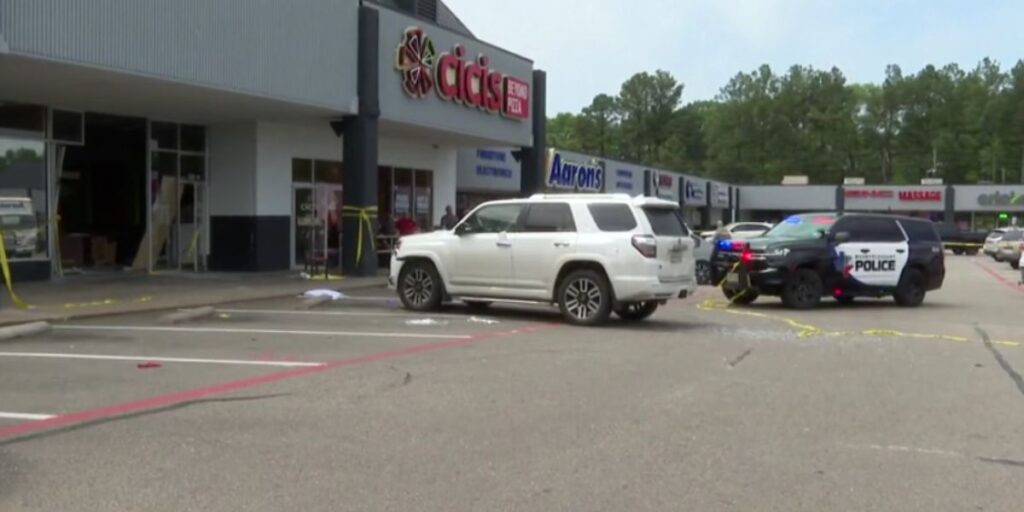 10 Injured, Including Children, After SUV Crashes Into CICI’s Pizza in Mount Pleasant