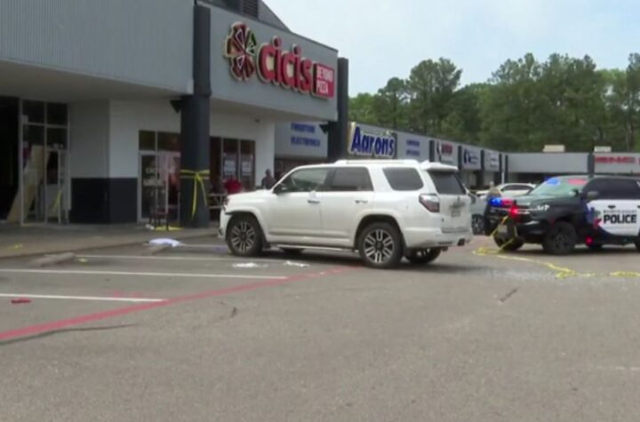 10 Injured, Including Children, After SUV Crashes Into CICI’s Pizza in Mount Pleasant