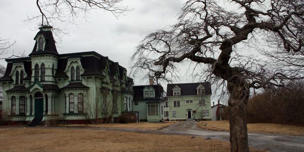 Hawaii’s Most Haunted Hospital The Shocking Secrets, Paranormal Encounters, and Urban Myths of Central State