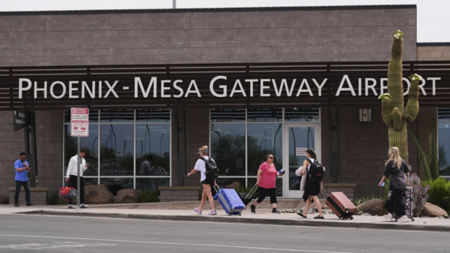 Budget Airline Launches Deportation Flights for ICE from Arizona
