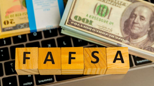 FAFSA Simplified: How to Maximize Your Aid for the 2025–26 School Year