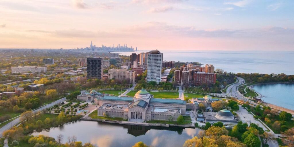 Average Salary in Illinois: Top Cities, Jobs, and Industries in 2025