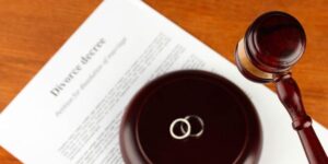 What Wisconsin Law Says About Divorce Residency, Alimony, and Custody in Focus
